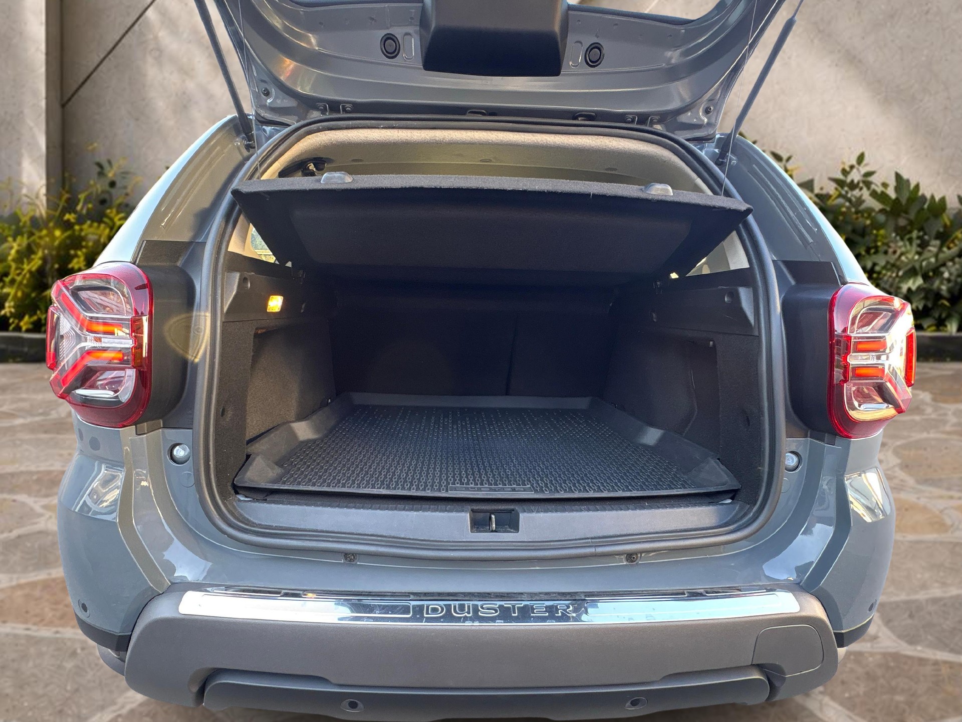 DACIA Duster 1.3 TCe 150 Expression 4WD-image-11