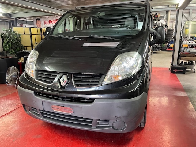 RENAULT Trafic 2.0 dCi 115 2.9t L1H1