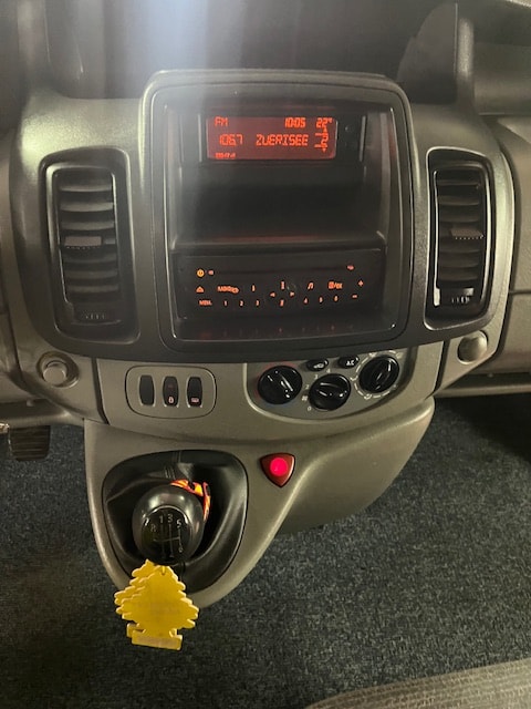 RENAULT Trafic 2.0 dCi 115 2.9t L1H1-image-5