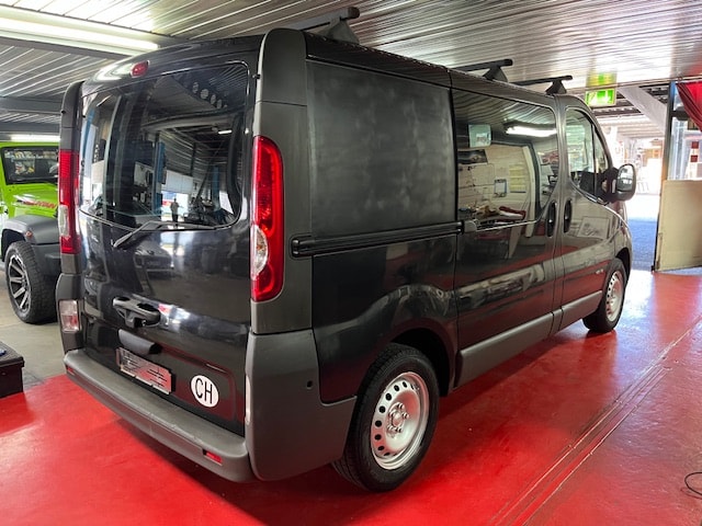RENAULT Trafic 2.0 dCi 115 2.9t L1H1-image-1