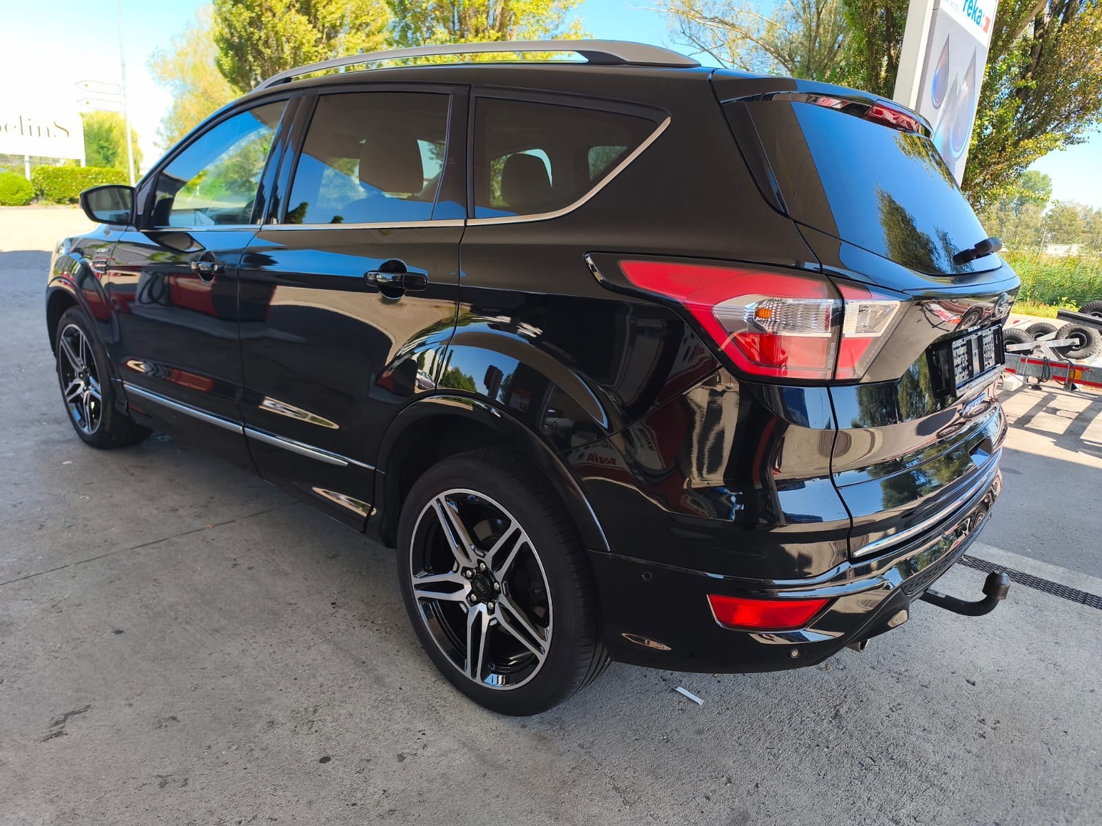 FORD Kuga 2.0 TDCi Vignale 4WD PowerShift-image-3