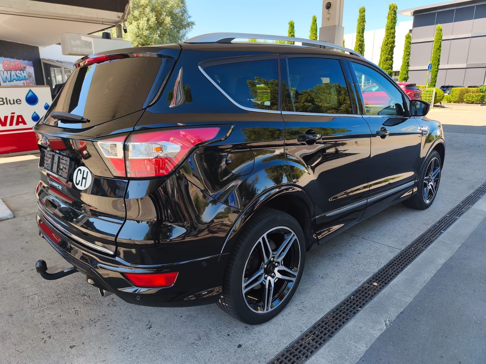 FORD Kuga 2.0 TDCi Vignale 4WD PowerShift-image-2