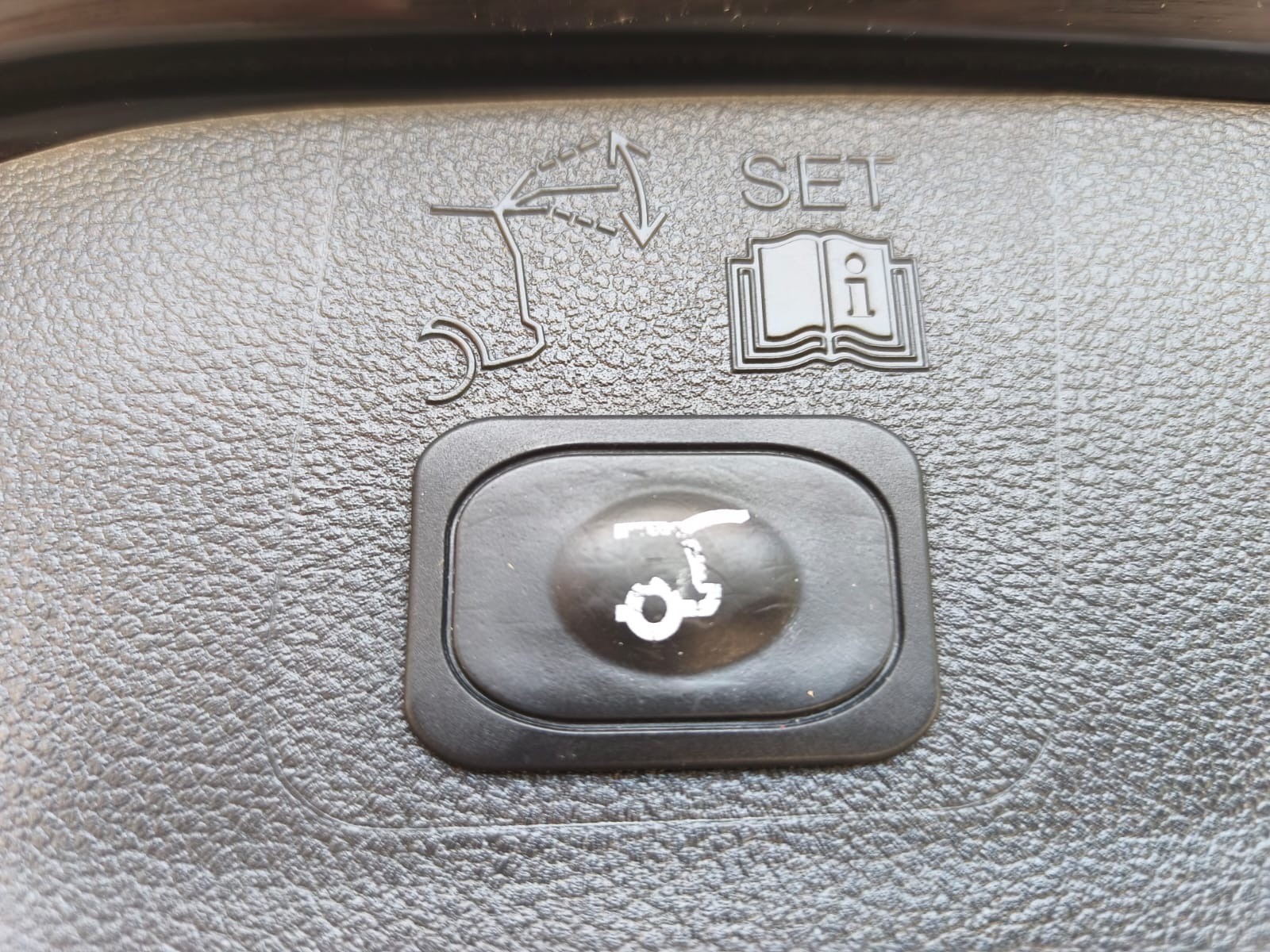 FORD Kuga 2.0 TDCi Vignale 4WD PowerShift-image-18
