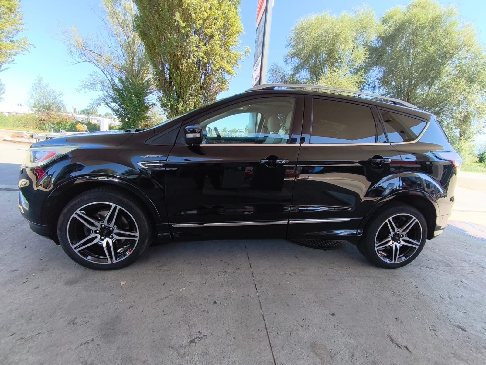 FORD Kuga 2.0 TDCi Vignale 4WD PowerShift-image-5