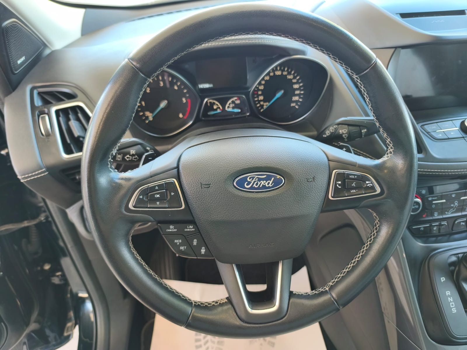 FORD Kuga 2.0 TDCi Vignale 4WD PowerShift-image-21
