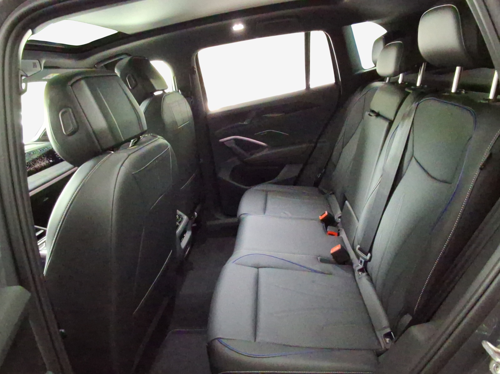 VW Tiguan 2.0 TSI DSG R-Line 4Motion-image-11