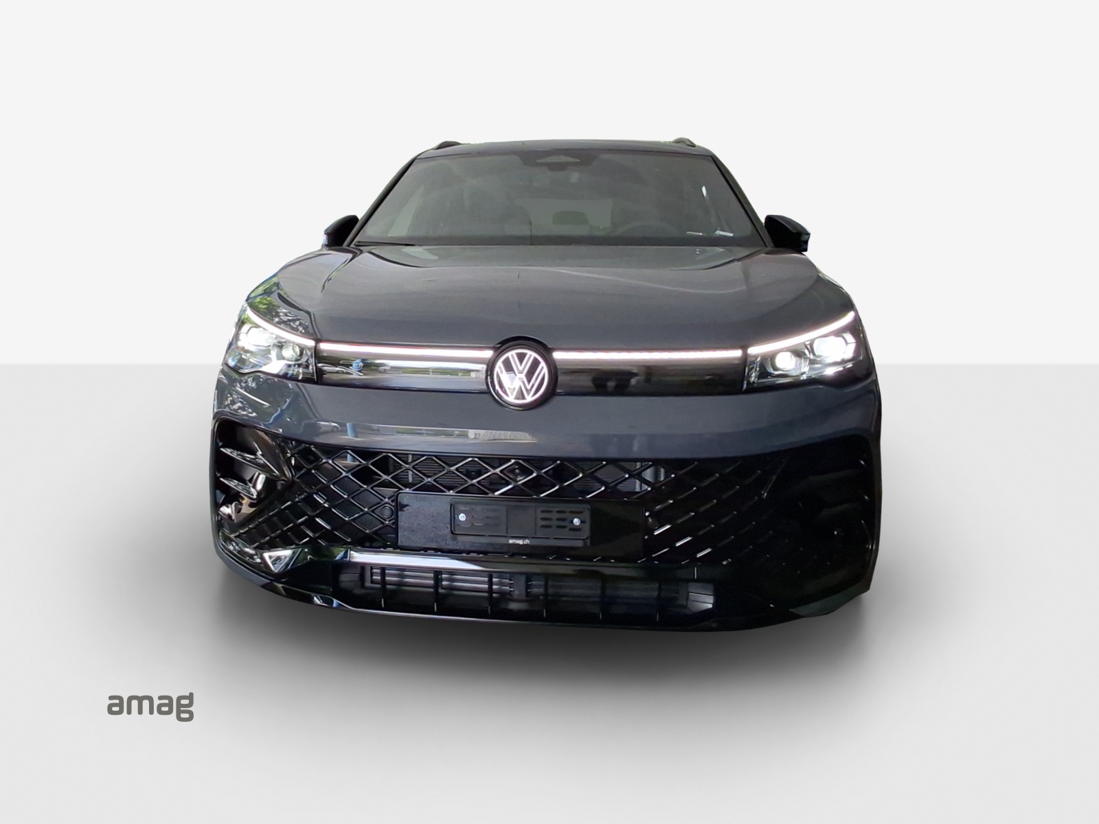 VW Tiguan 2.0 TSI DSG R-Line 4Motion-image-6