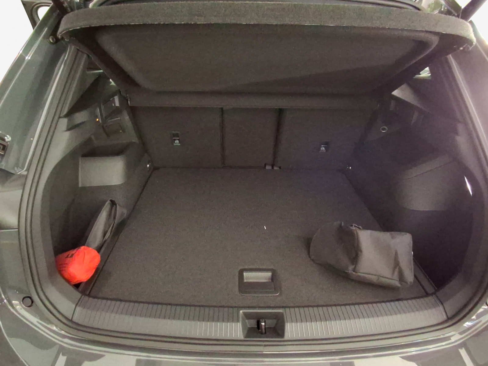 VW Tiguan 2.0 TSI DSG R-Line 4Motion-image-12