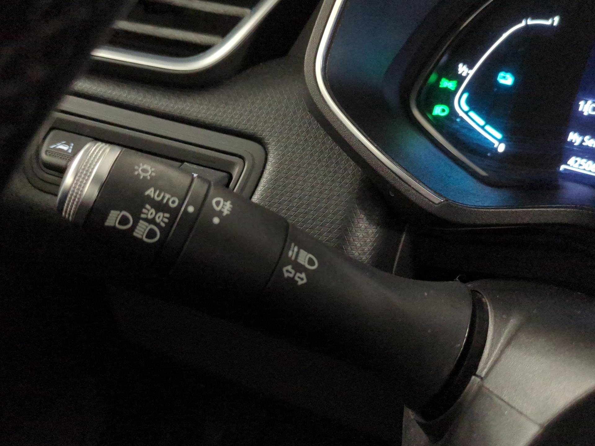 RENAULT Clio 1.6 E-Tech Intens-image-19