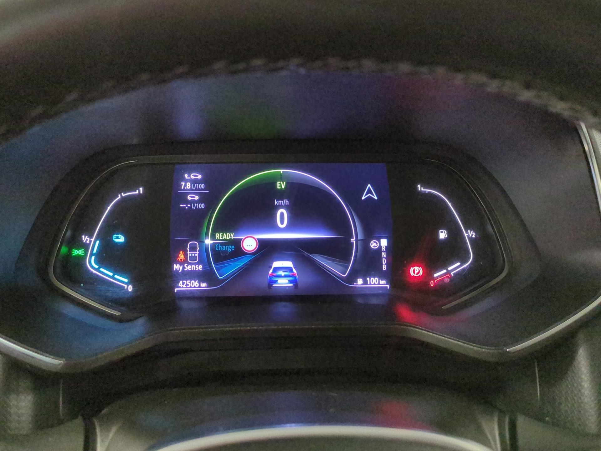 RENAULT Clio 1.6 E-Tech Intens-image-10
