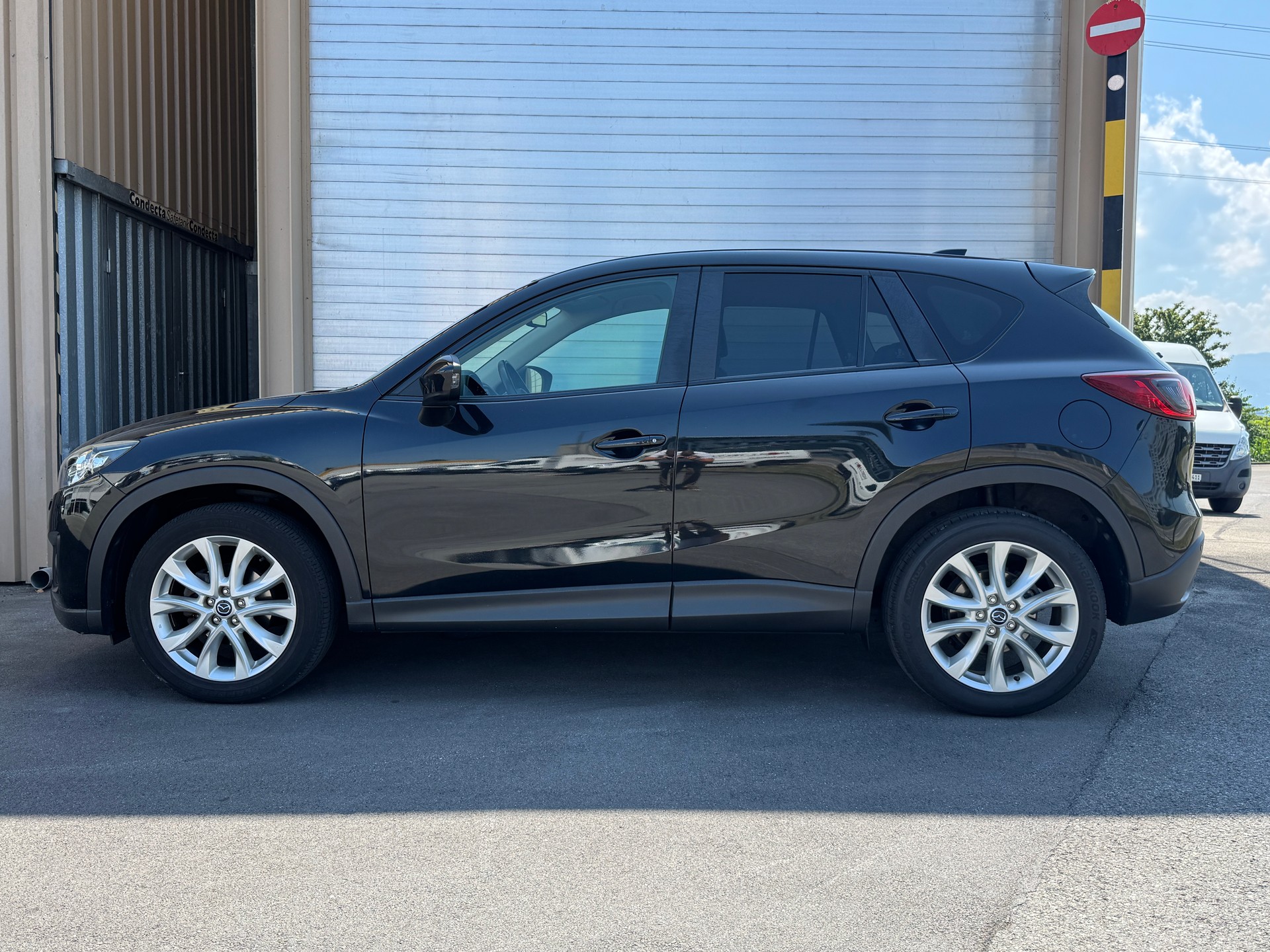 MAZDA CX-5 2.2 D HP Revolution AWD Automatic-image-2