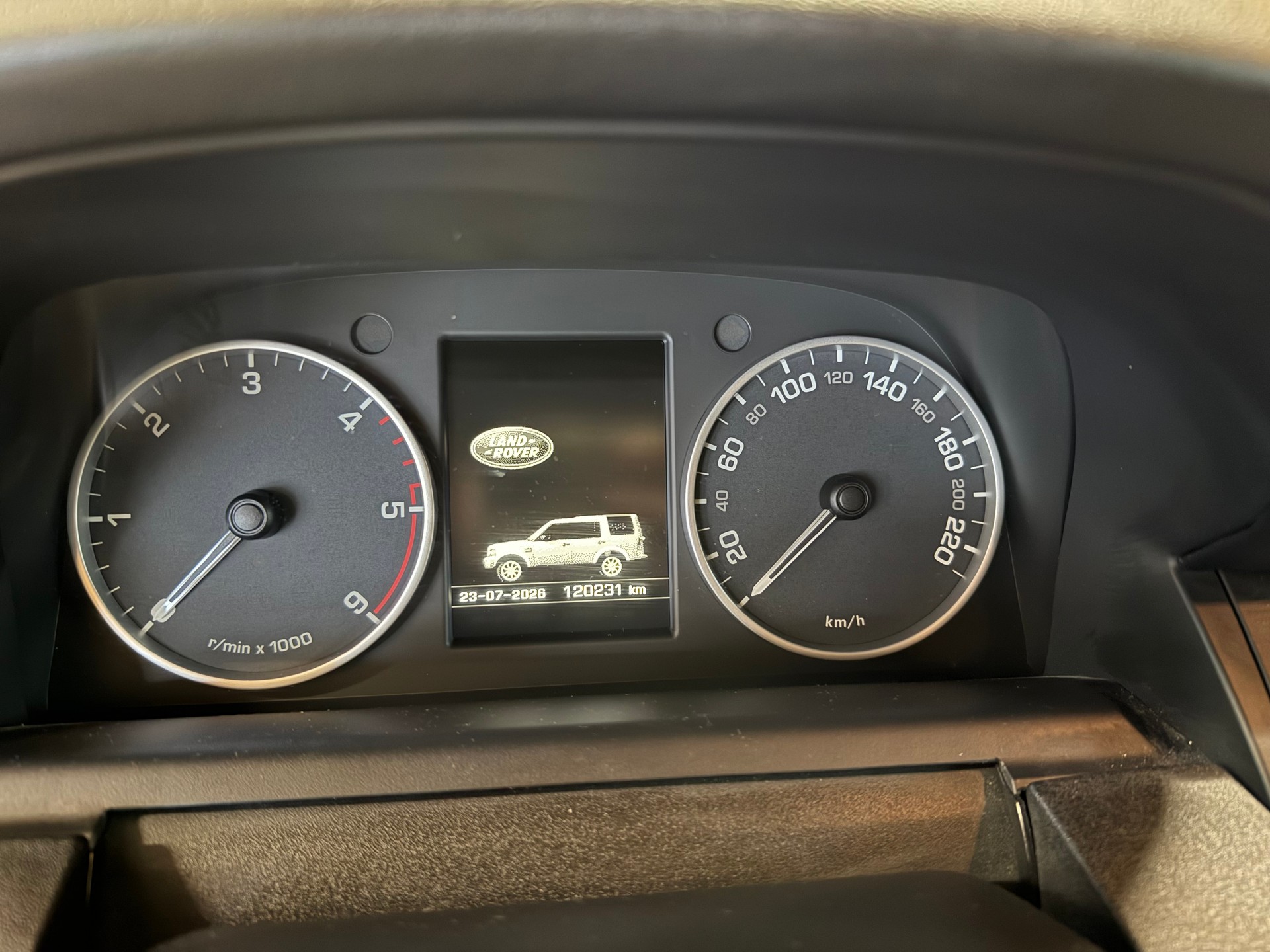 LAND ROVER Discovery 3.0 TDV6 HSE Automatic-image-11