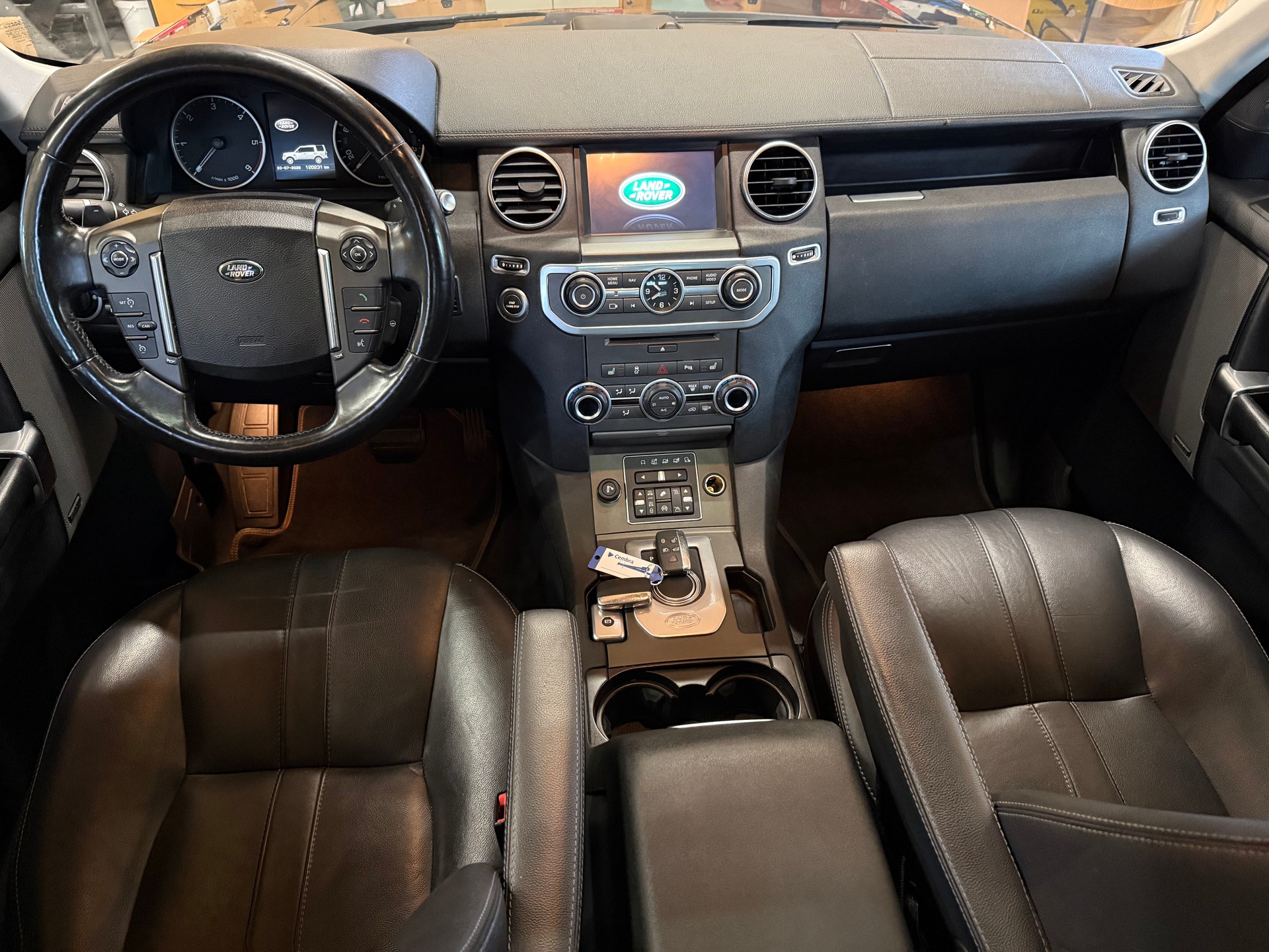 LAND ROVER Discovery 3.0 TDV6 HSE Automatic-image-9