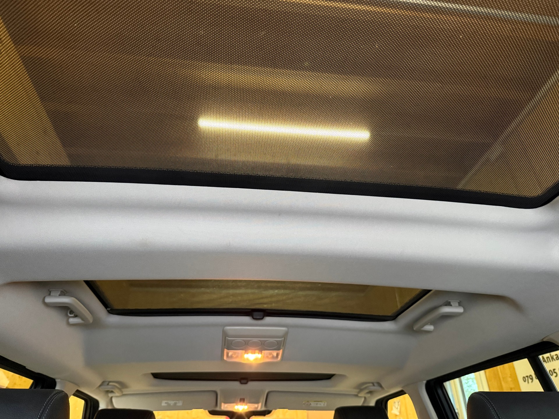 LAND ROVER Discovery 3.0 TDV6 HSE Automatic-image-16