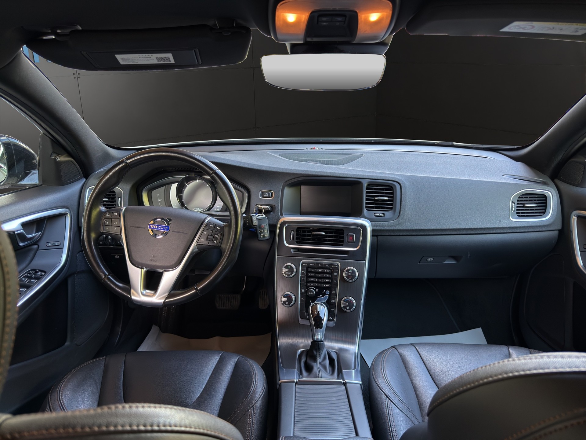 VOLVO V60 Cross Country D4 Summum Geartronic-image-3