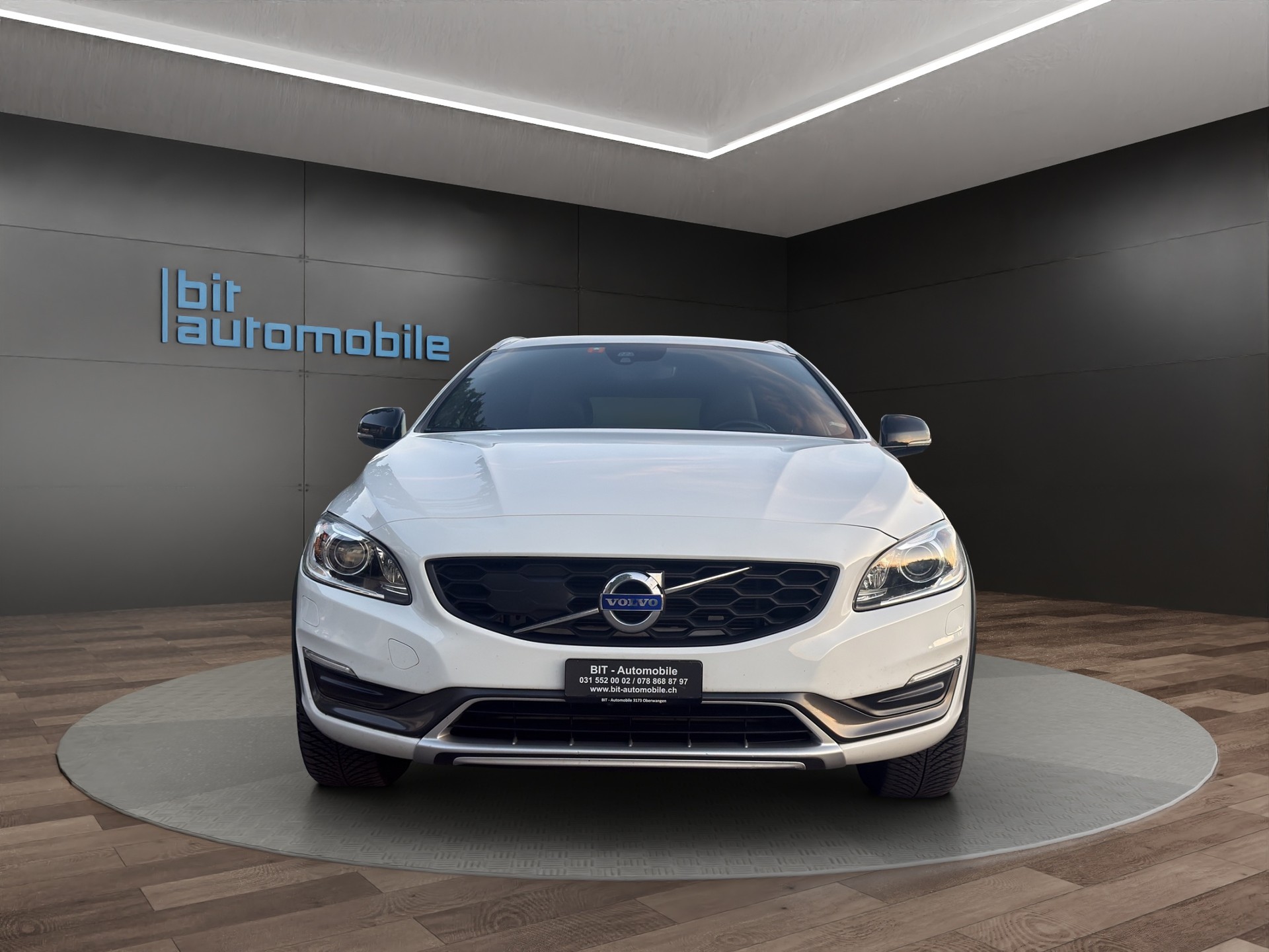 VOLVO V60 Cross Country D4 Summum Geartronic-image-1