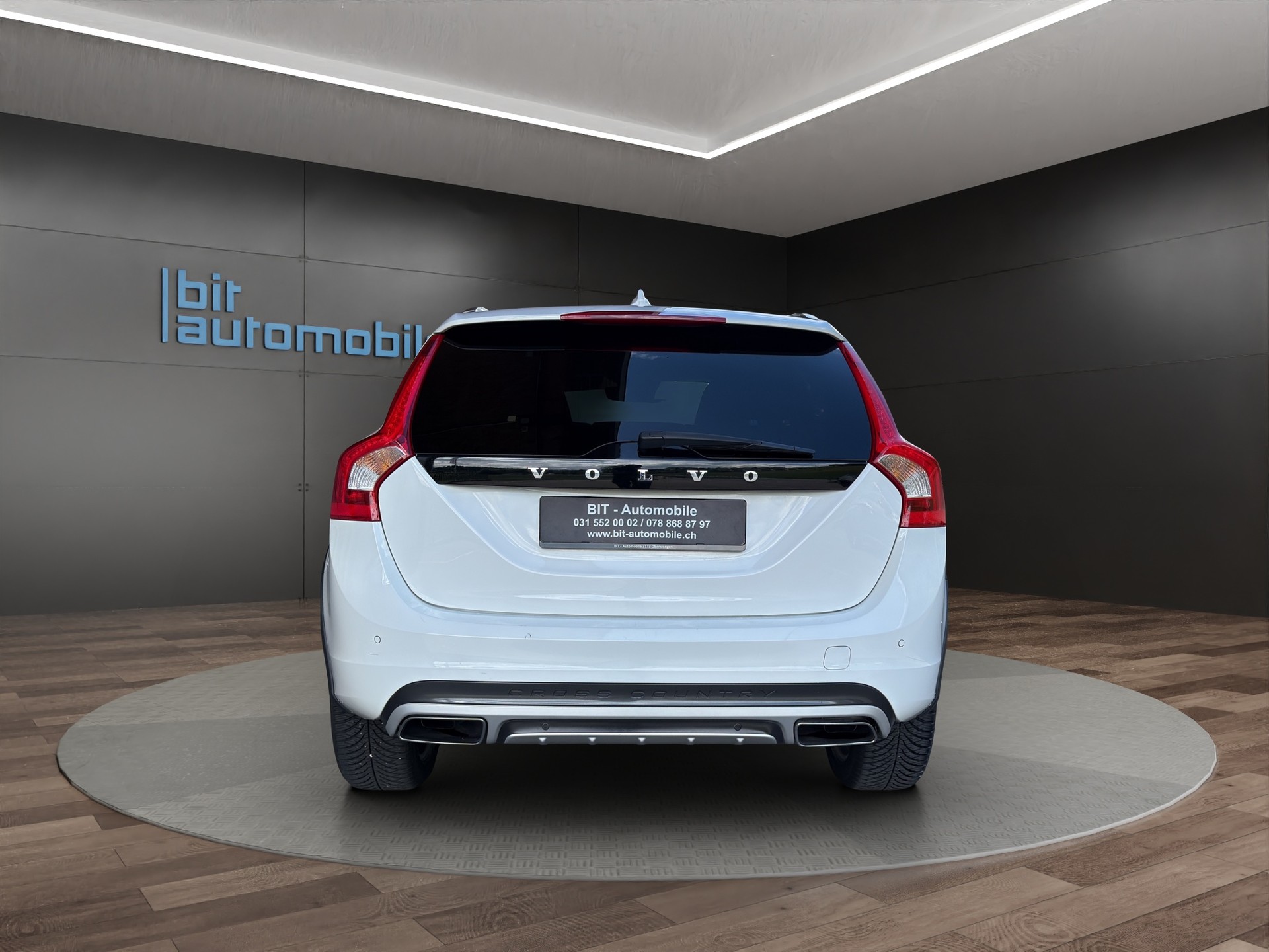 VOLVO V60 Cross Country D4 Summum Geartronic-image-5