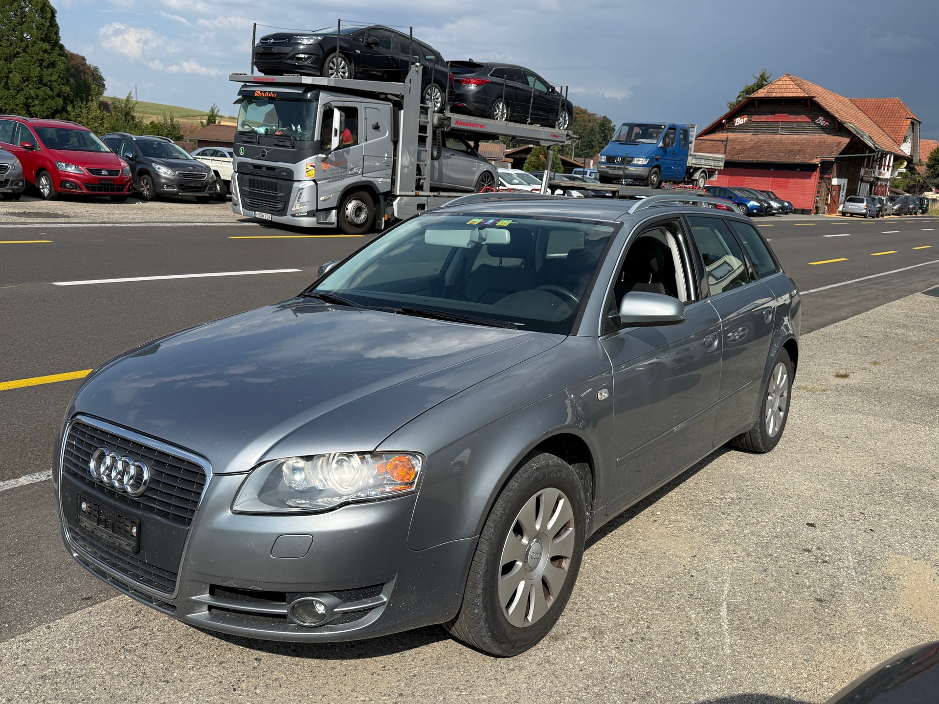 AUDI A4 Avant 2.0 Turbo FSI-image-2