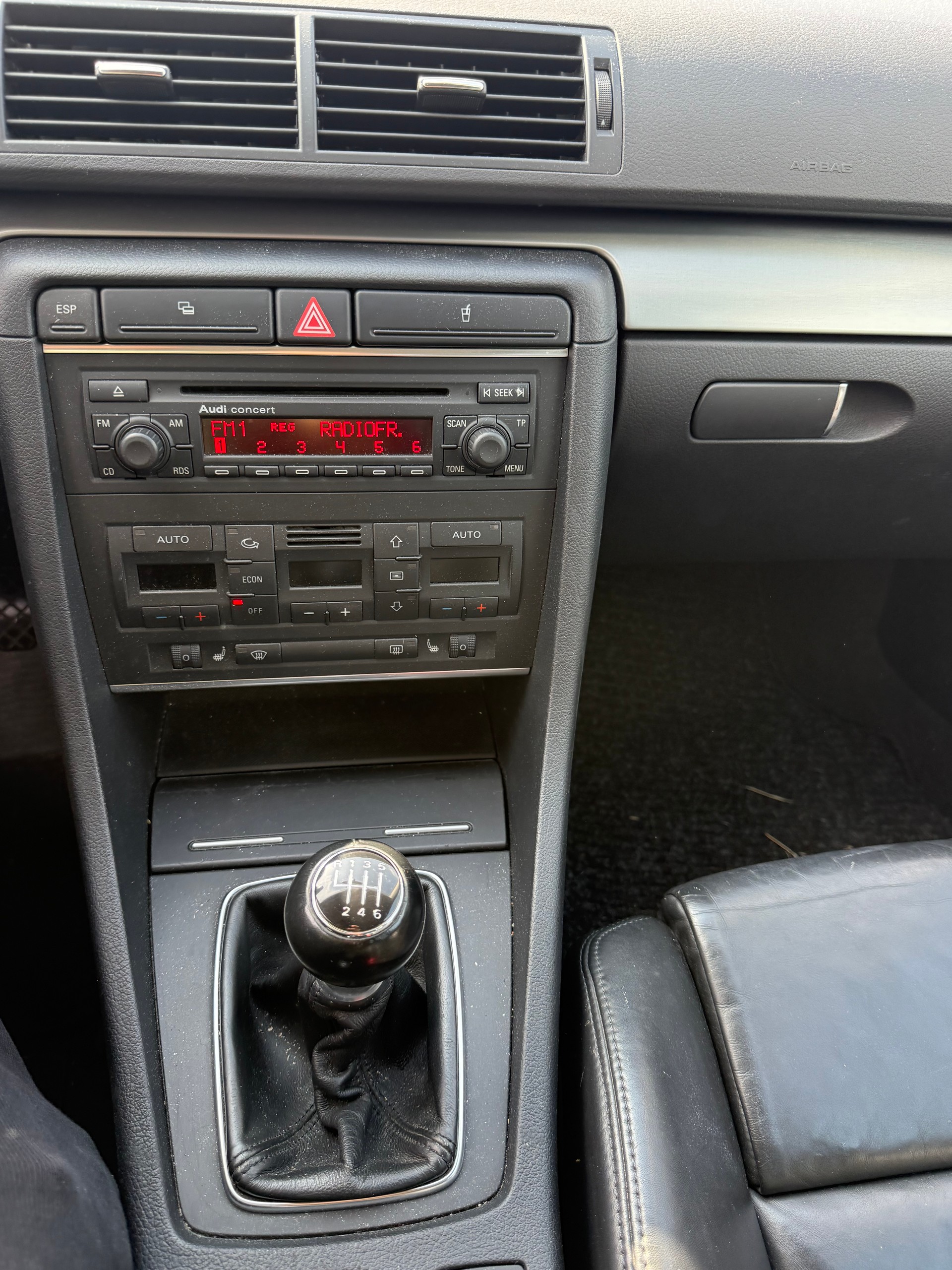 AUDI A4 Avant 2.0 Turbo FSI-image-6