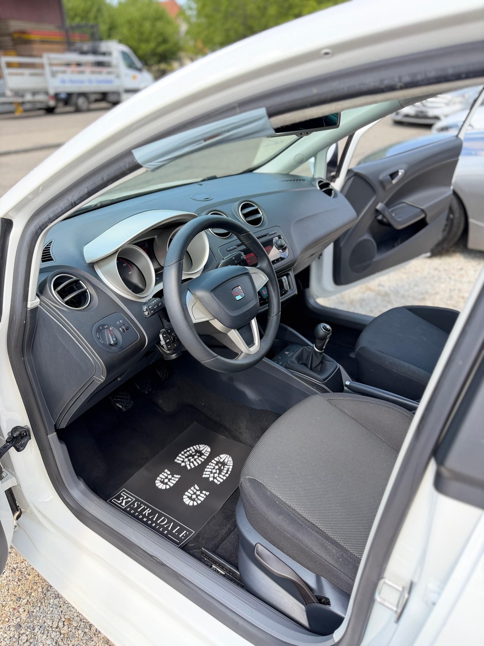 SEAT 1.6-image-11