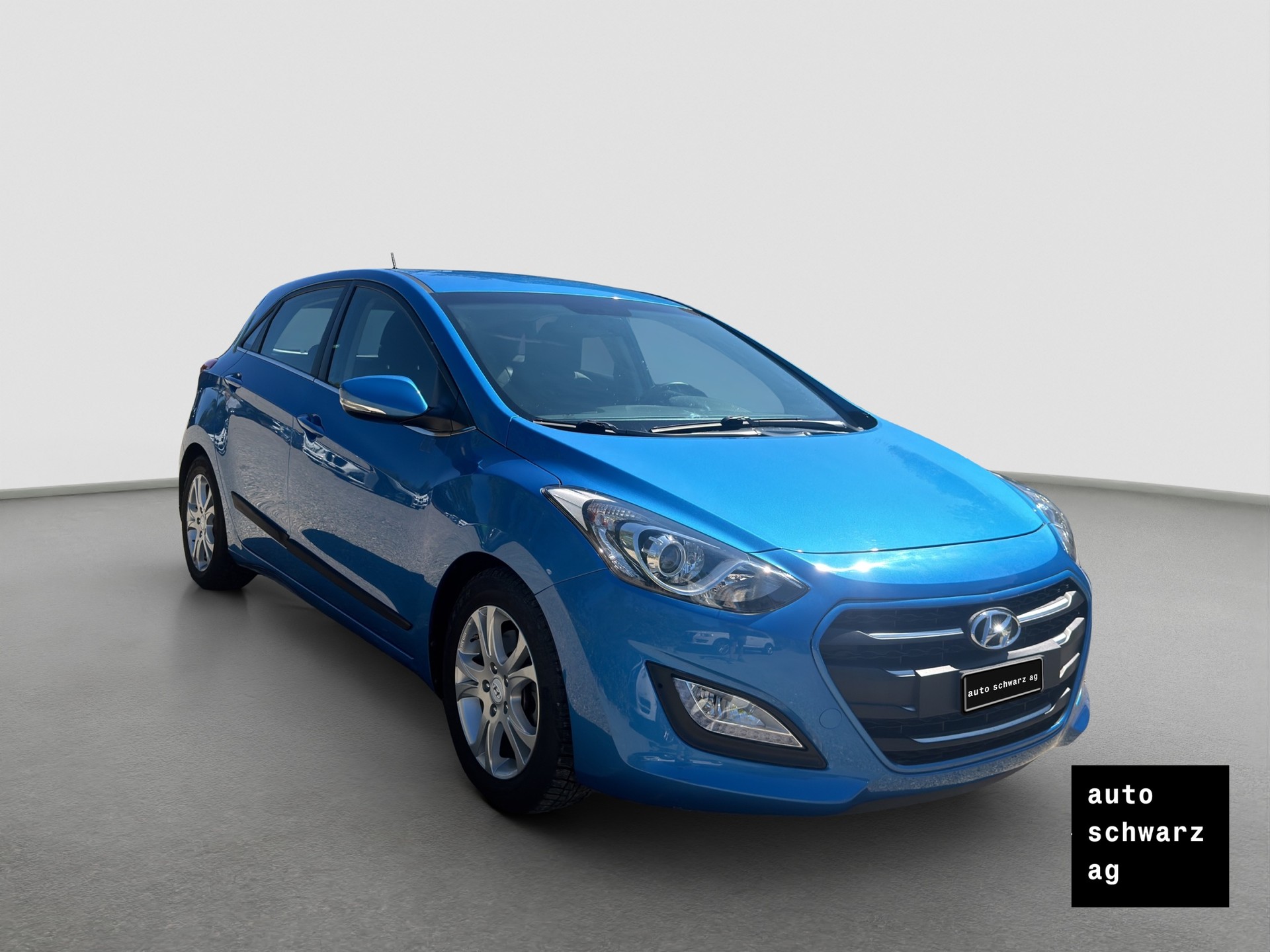 HYUNDAI i30 1.6 CRDi Amplia Automatic DCT-showroom-element-2