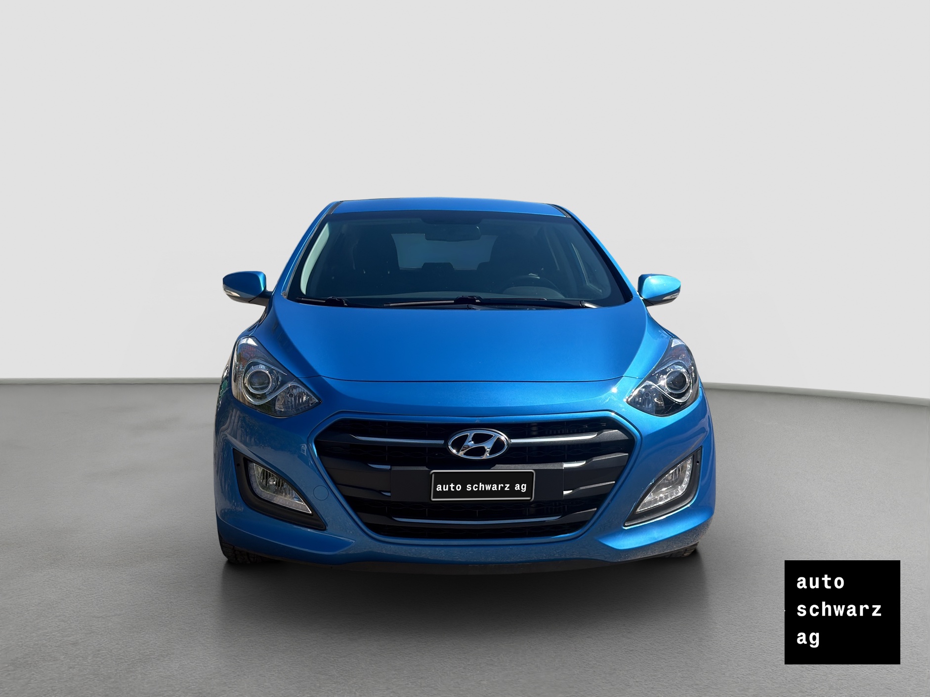 HYUNDAI i30 1.6 CRDi Amplia Automatic DCT-showroom-element-1