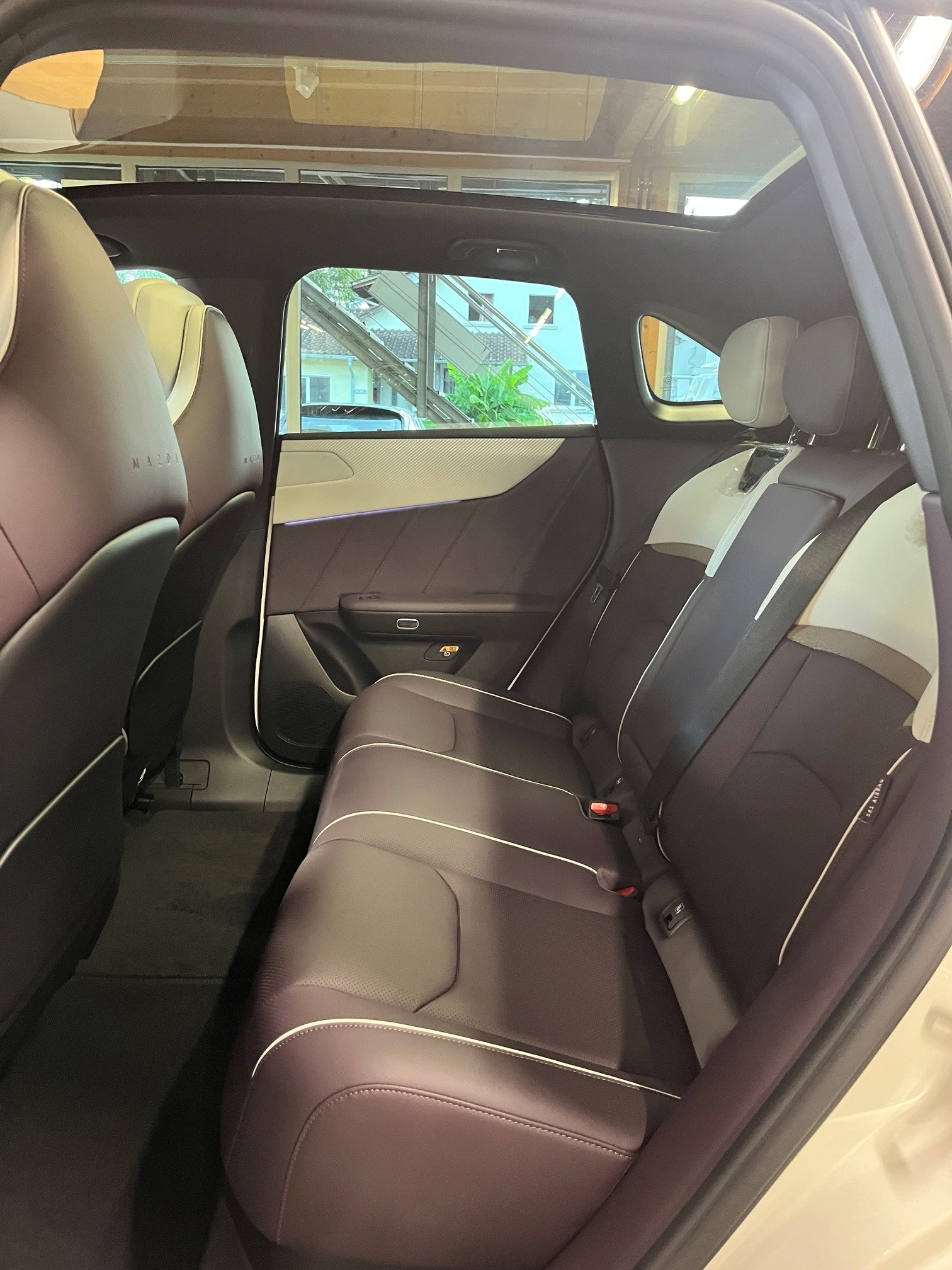 MAZDA CX-6e-image-8