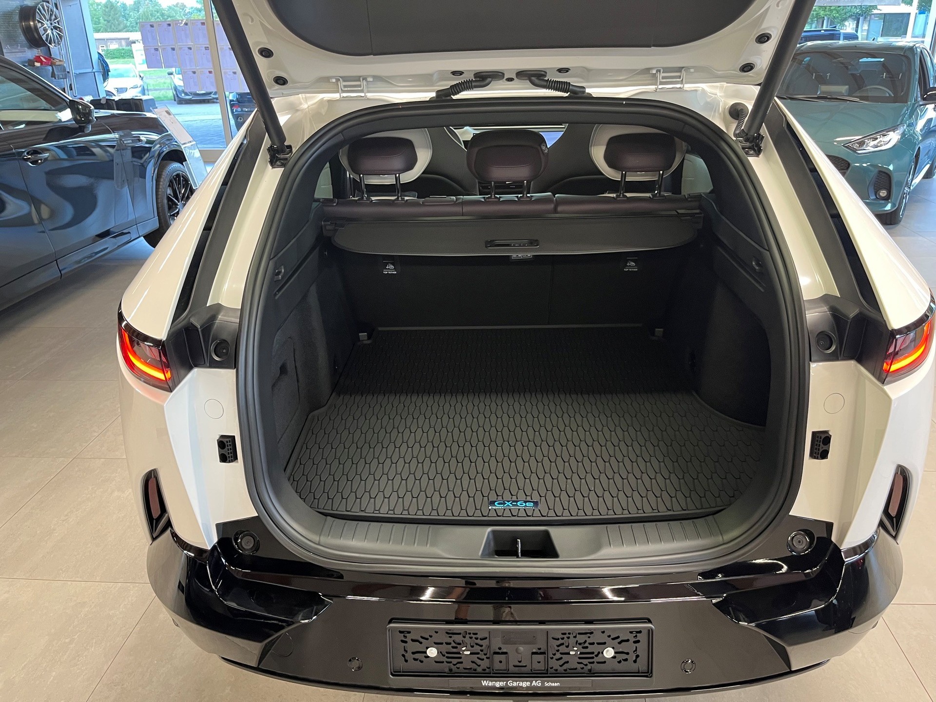 MAZDA CX-6e-image-10