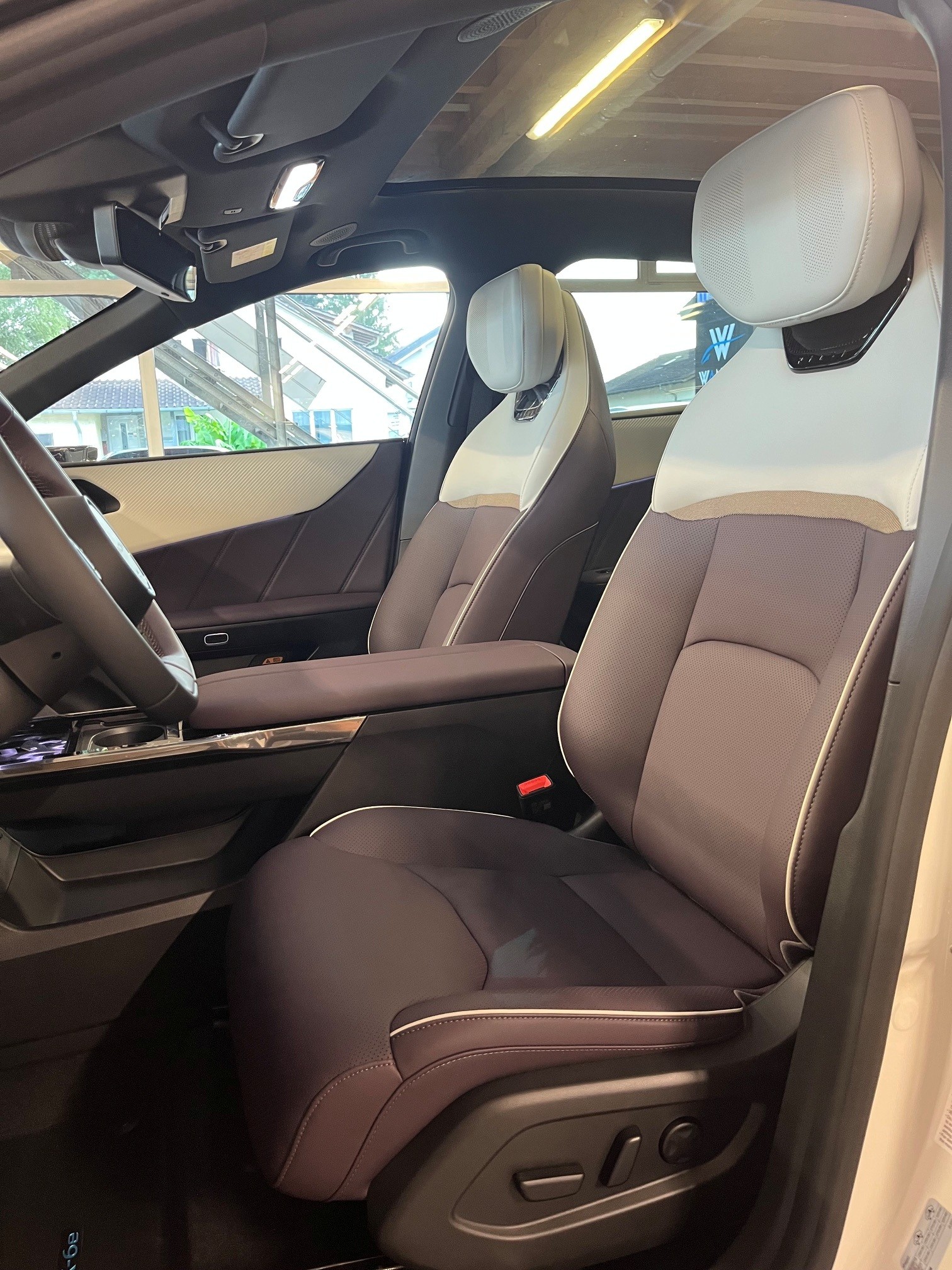 MAZDA CX-6e-image-7