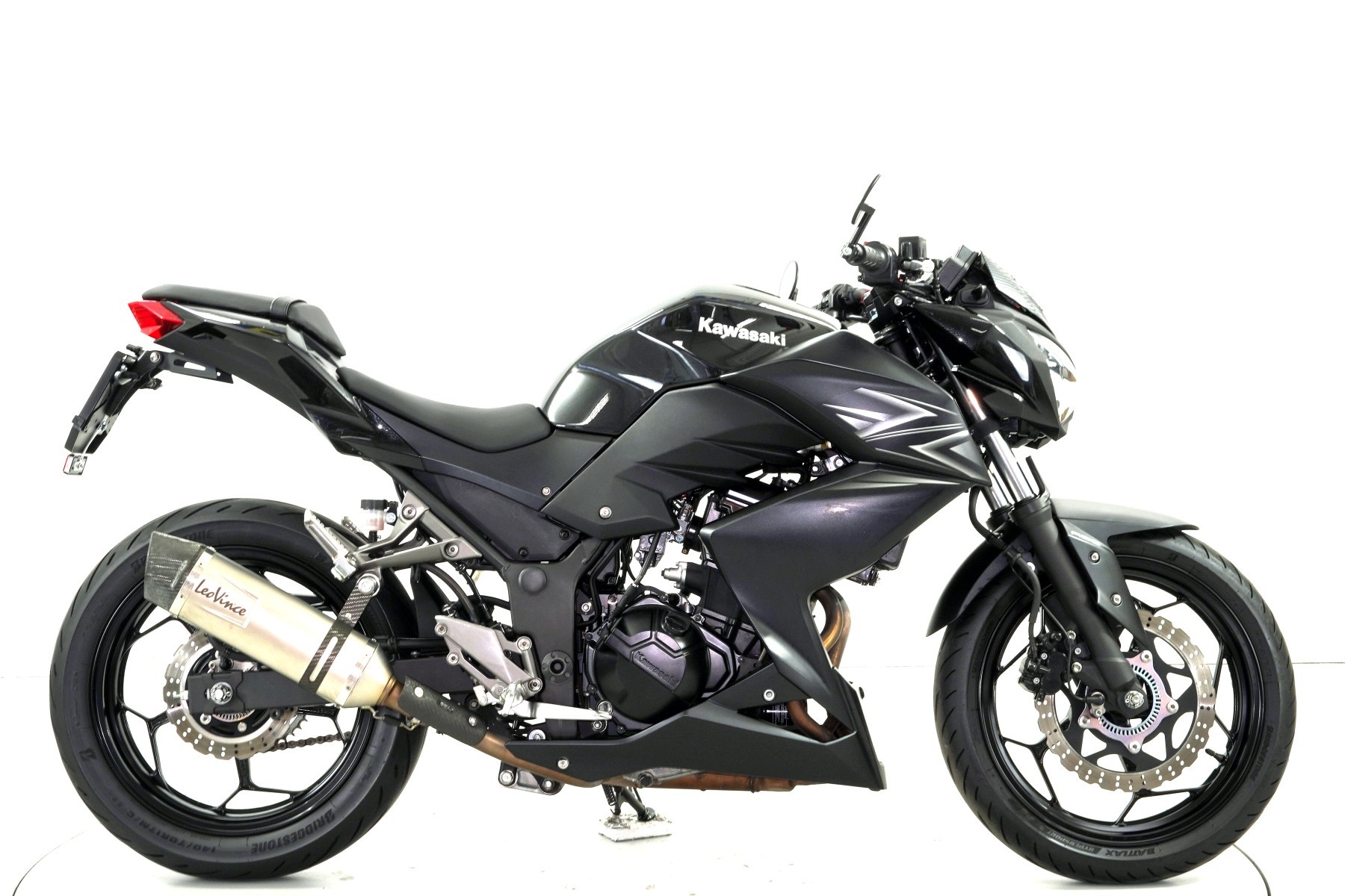 KAWASAKI Z 300-showroom-element-3