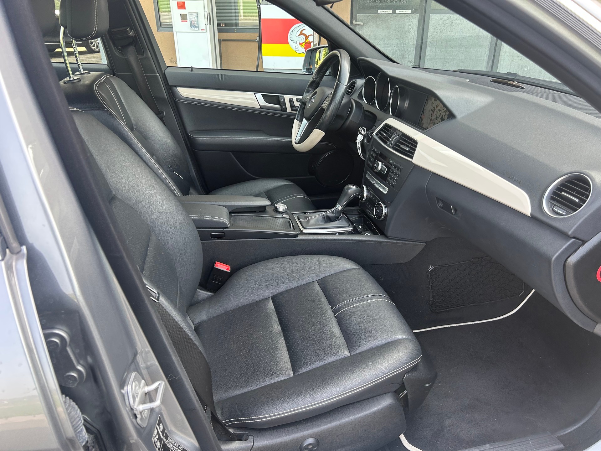 MERCEDES-BENZ C 250 CDI Elégance 4Matic 7G-Tronic-image-6