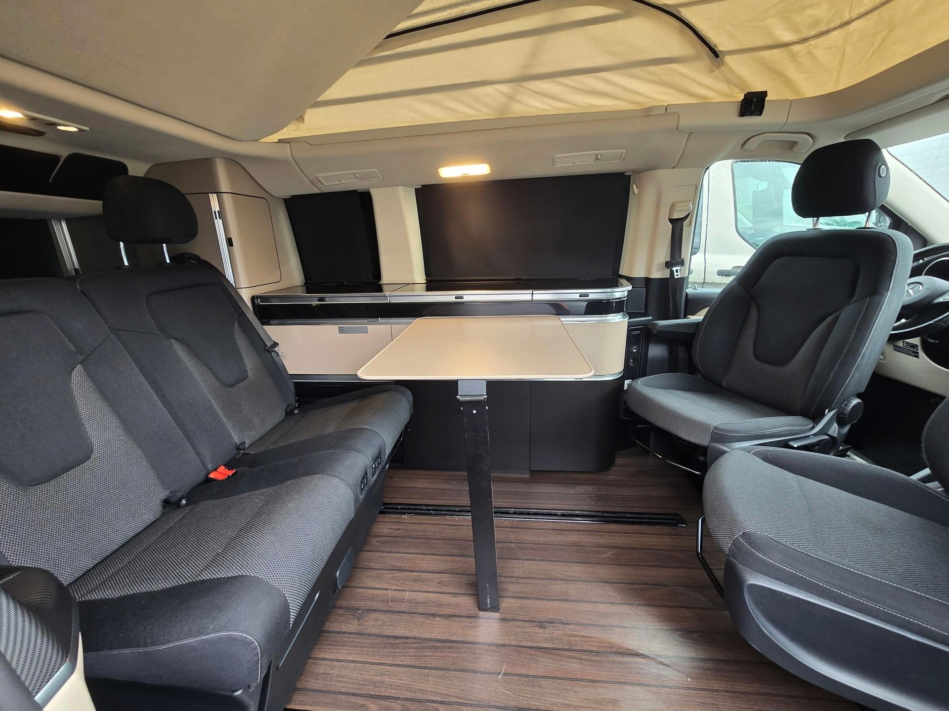 MERCEDES-BENZ Marco Polo 250 d AMG LINE 4Matic 7G-Tronic-image-8