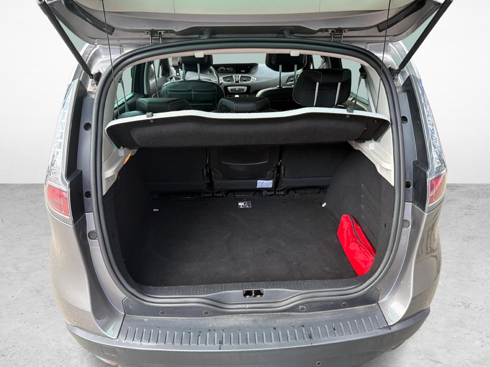 RENAULT Scénic 1.5 dCi Bose EDC-image-10