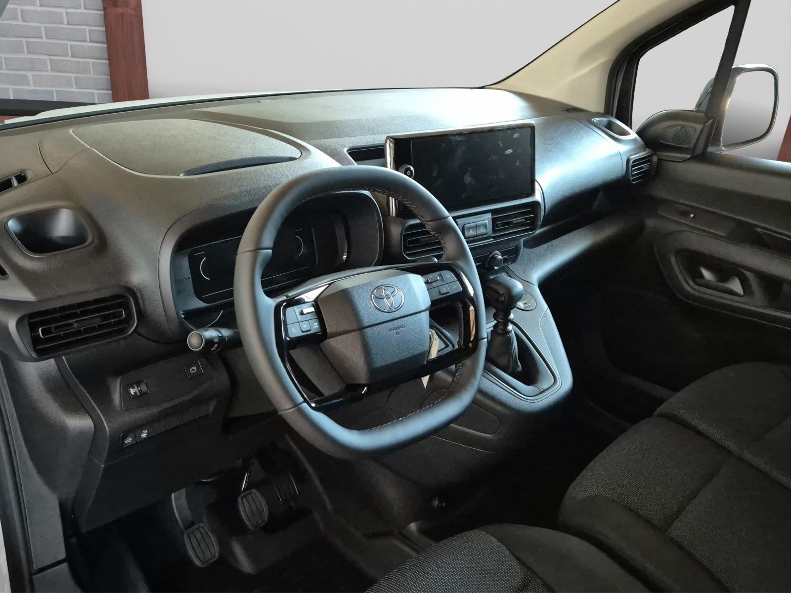 TOYOTA PROACE CITY Van L2 1.2 Active-image-6