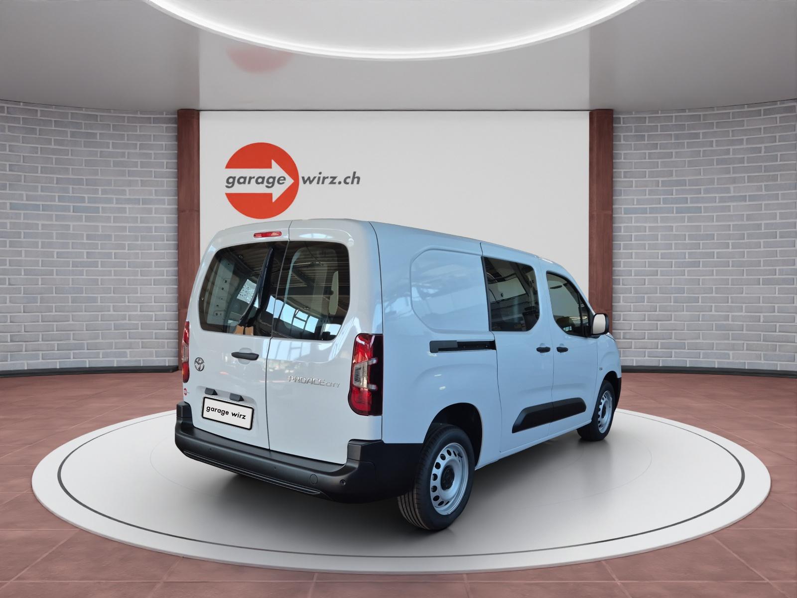 TOYOTA PROACE CITY Van L2 1.2 Active-image-4