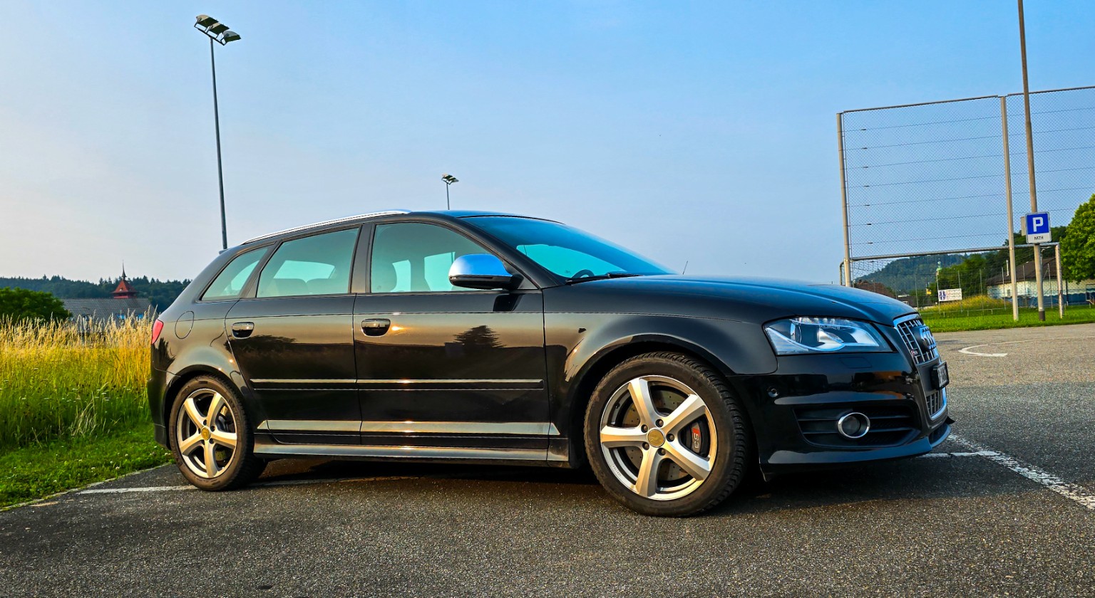 AUDI 2.0 T FSI quattro S-Tronic-image-4