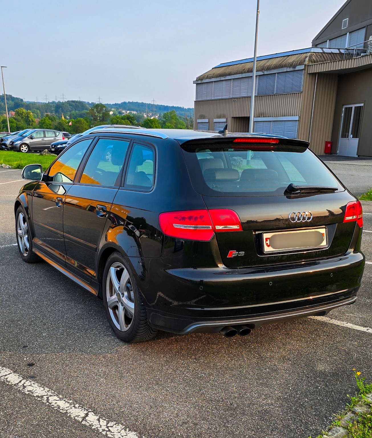 AUDI 2.0 T FSI quattro S-Tronic-image-2