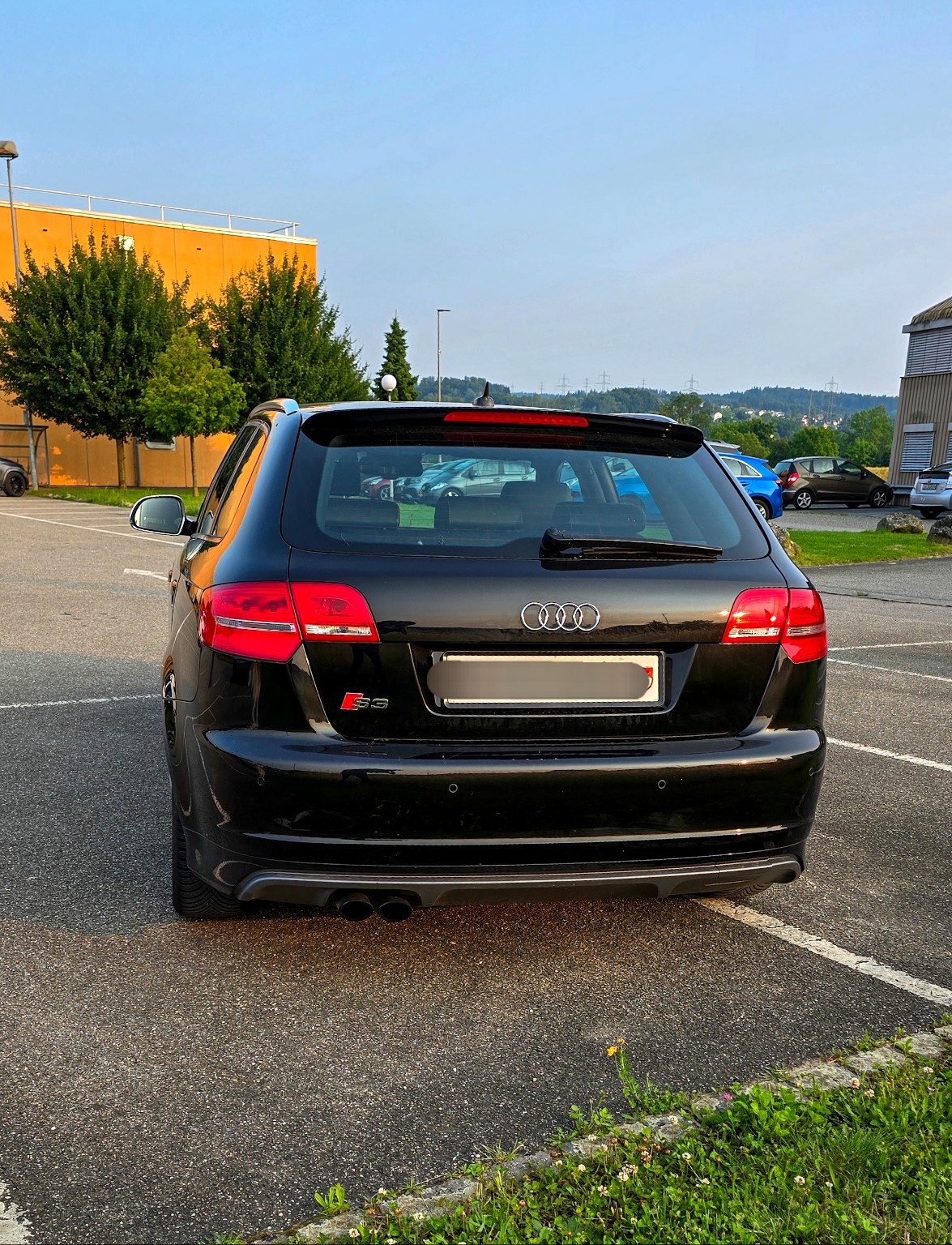 AUDI 2.0 T FSI quattro S-Tronic-image-5