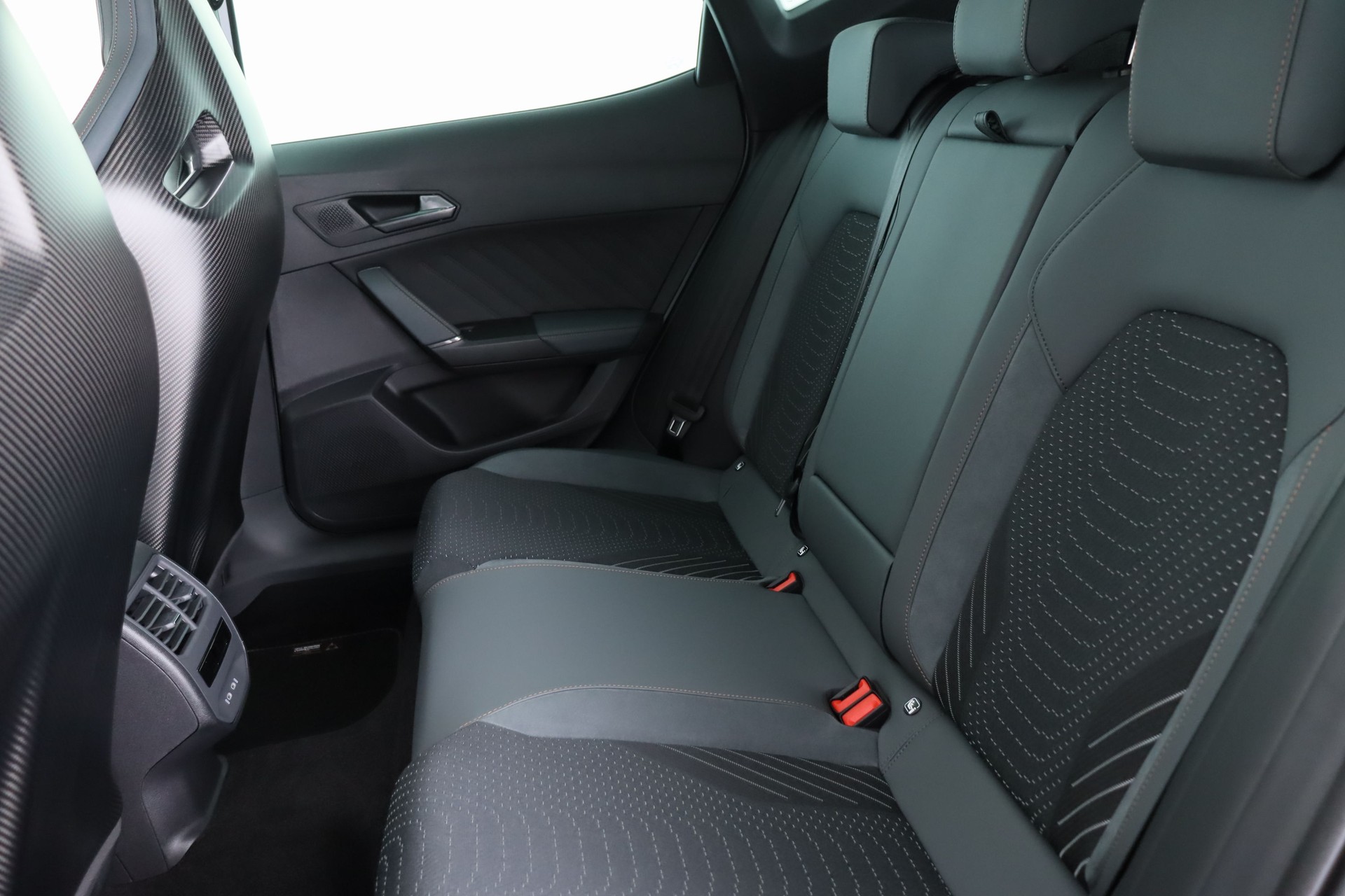 CUPRA Formentor 1.5 e-HYBRID pHEV VZ DSG-image-20