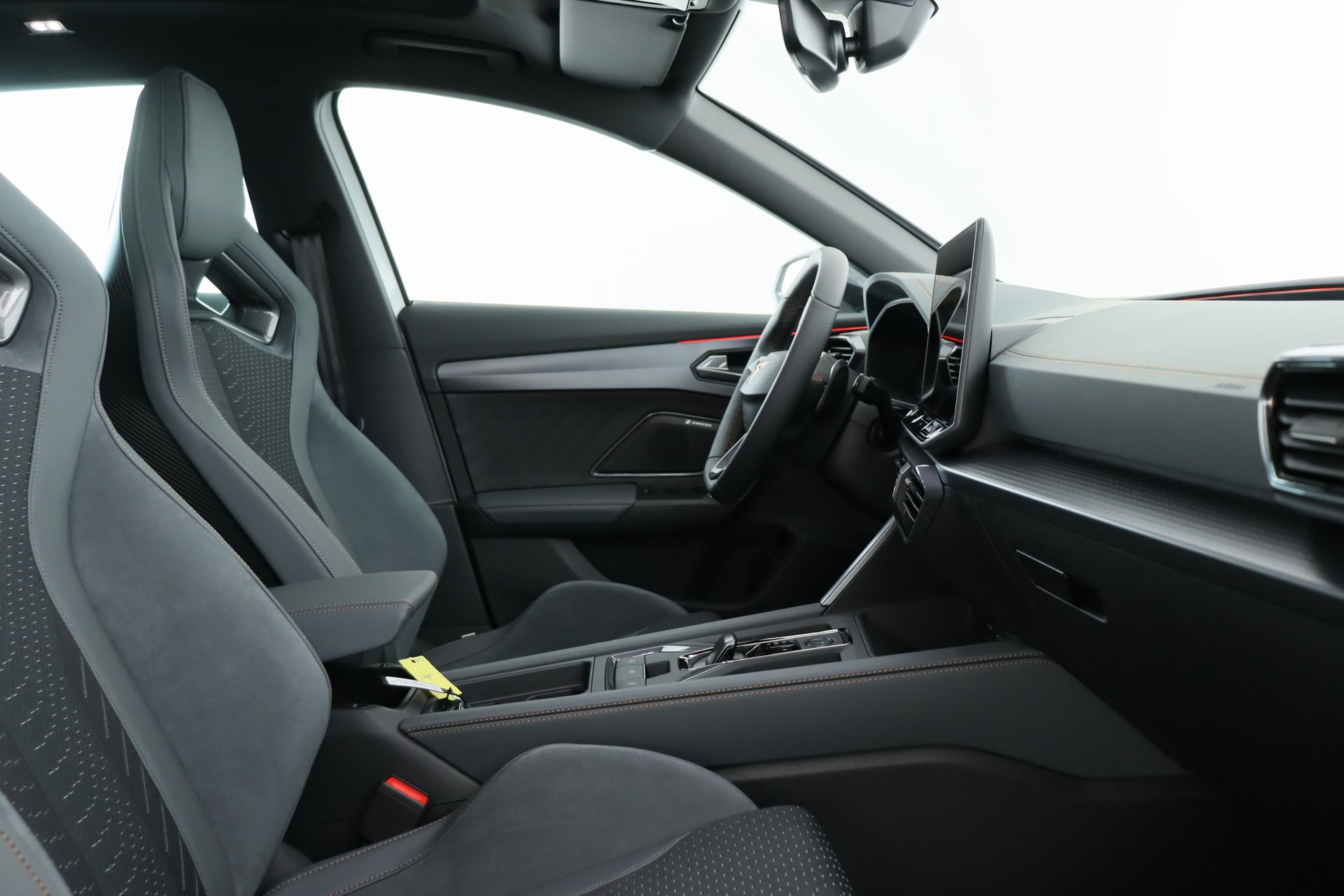 CUPRA Formentor 1.5 e-HYBRID pHEV VZ DSG-image-17