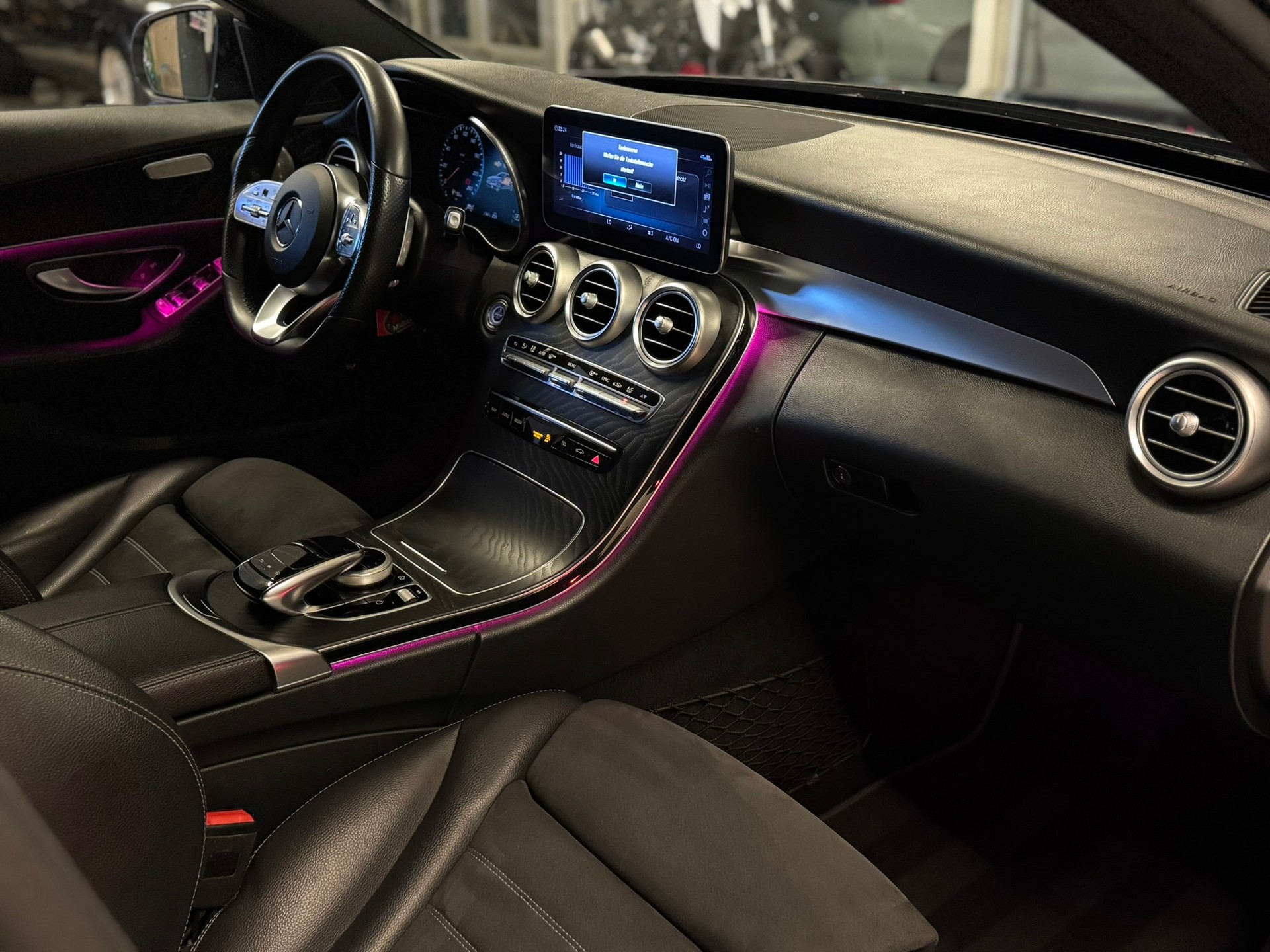 MERCEDES-BENZ C 220 d Swiss Star AMG Line 4M 9G-Tronic-image-10