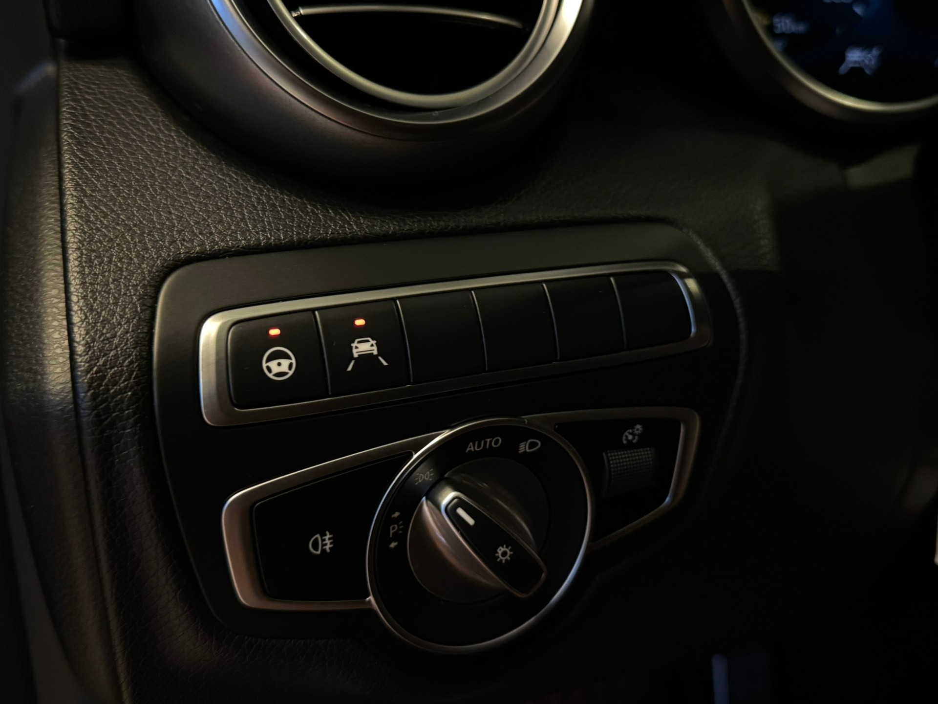 MERCEDES-BENZ C 220 d Swiss Star AMG Line 4M 9G-Tronic-image-20