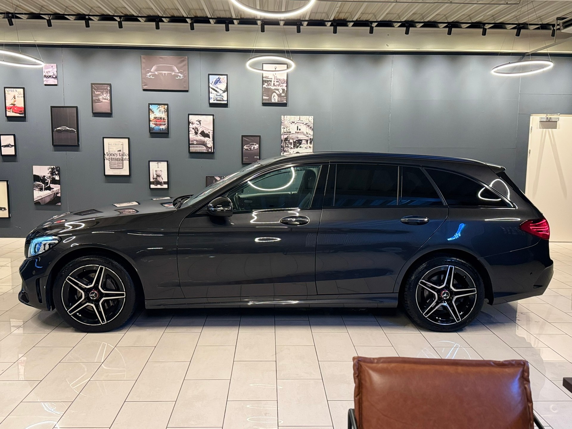 MERCEDES-BENZ C 220 d Swiss Star AMG Line 4M 9G-Tronic-image-3