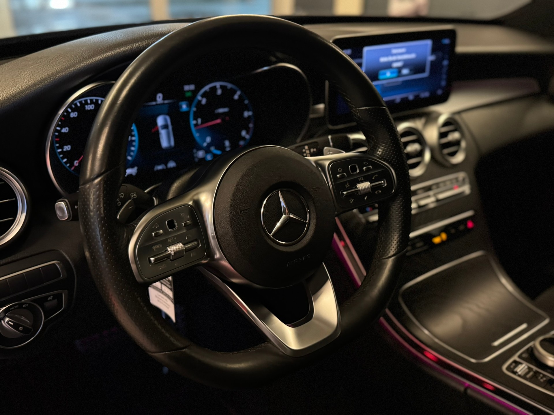 MERCEDES-BENZ C 220 d Swiss Star AMG Line 4M 9G-Tronic-image-8