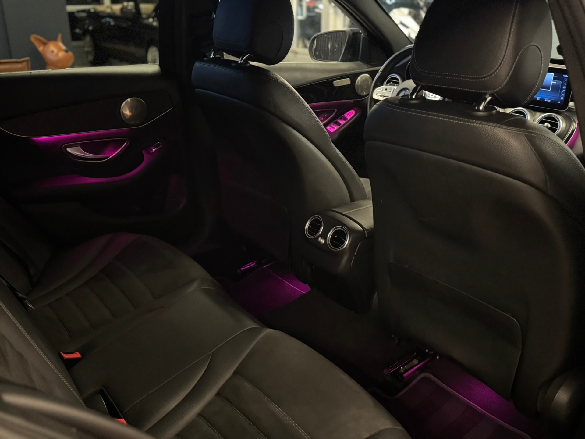 MERCEDES-BENZ C 220 d Swiss Star AMG Line 4M 9G-Tronic-image-14