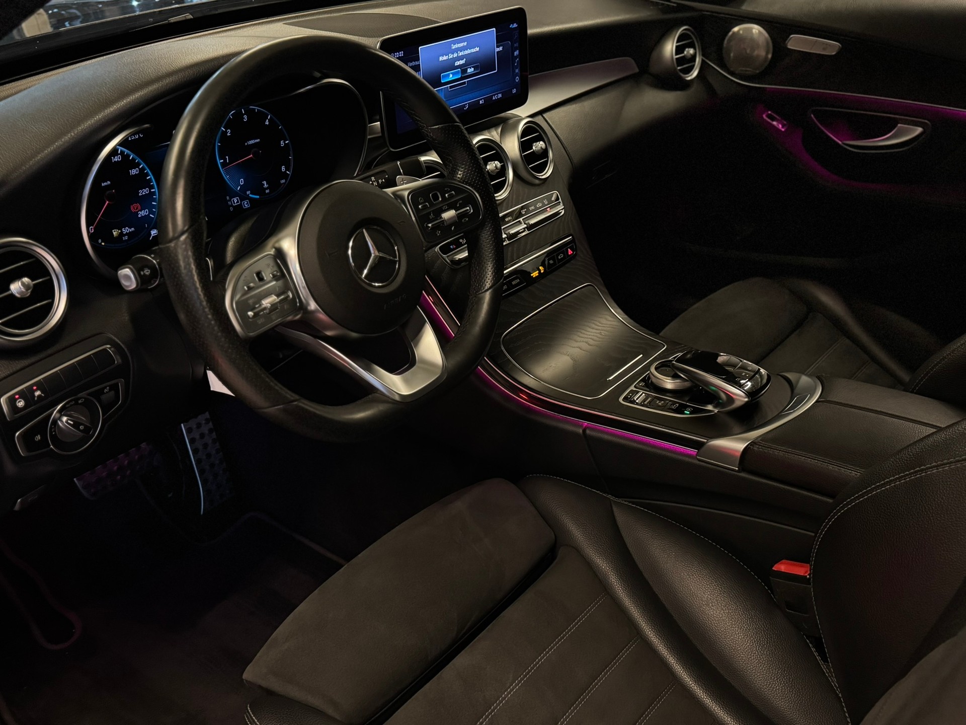 MERCEDES-BENZ C 220 d Swiss Star AMG Line 4M 9G-Tronic-image-9