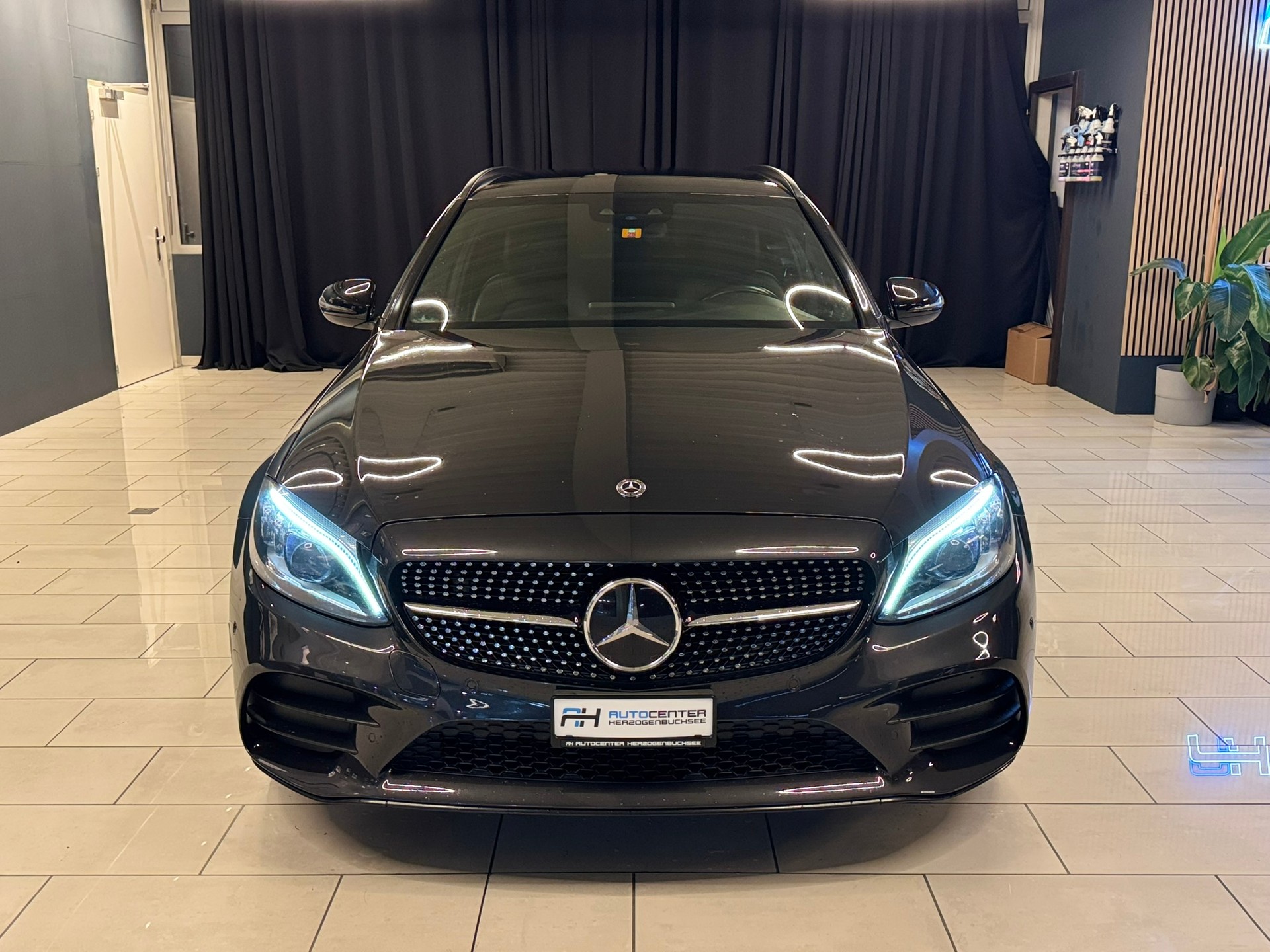 MERCEDES-BENZ C 220 d Swiss Star AMG Line 4M 9G-Tronic-image-1