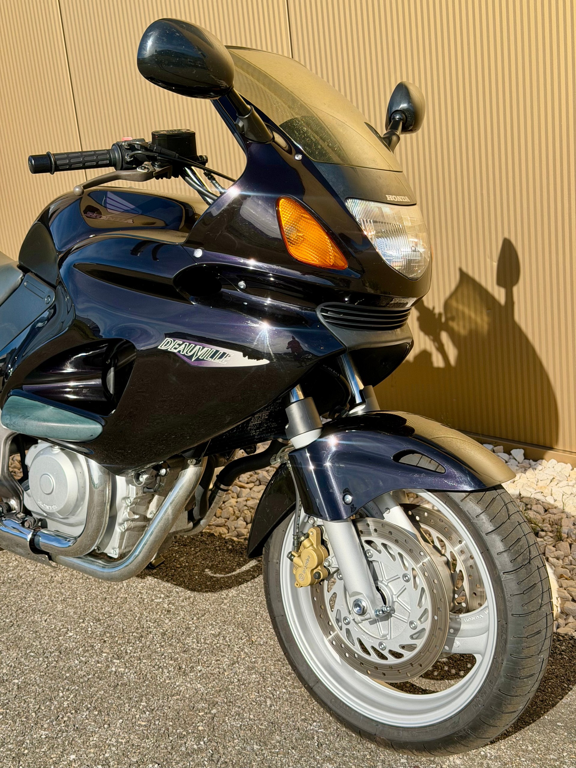 HONDA NT 650 V Deauville-showroom-element-1