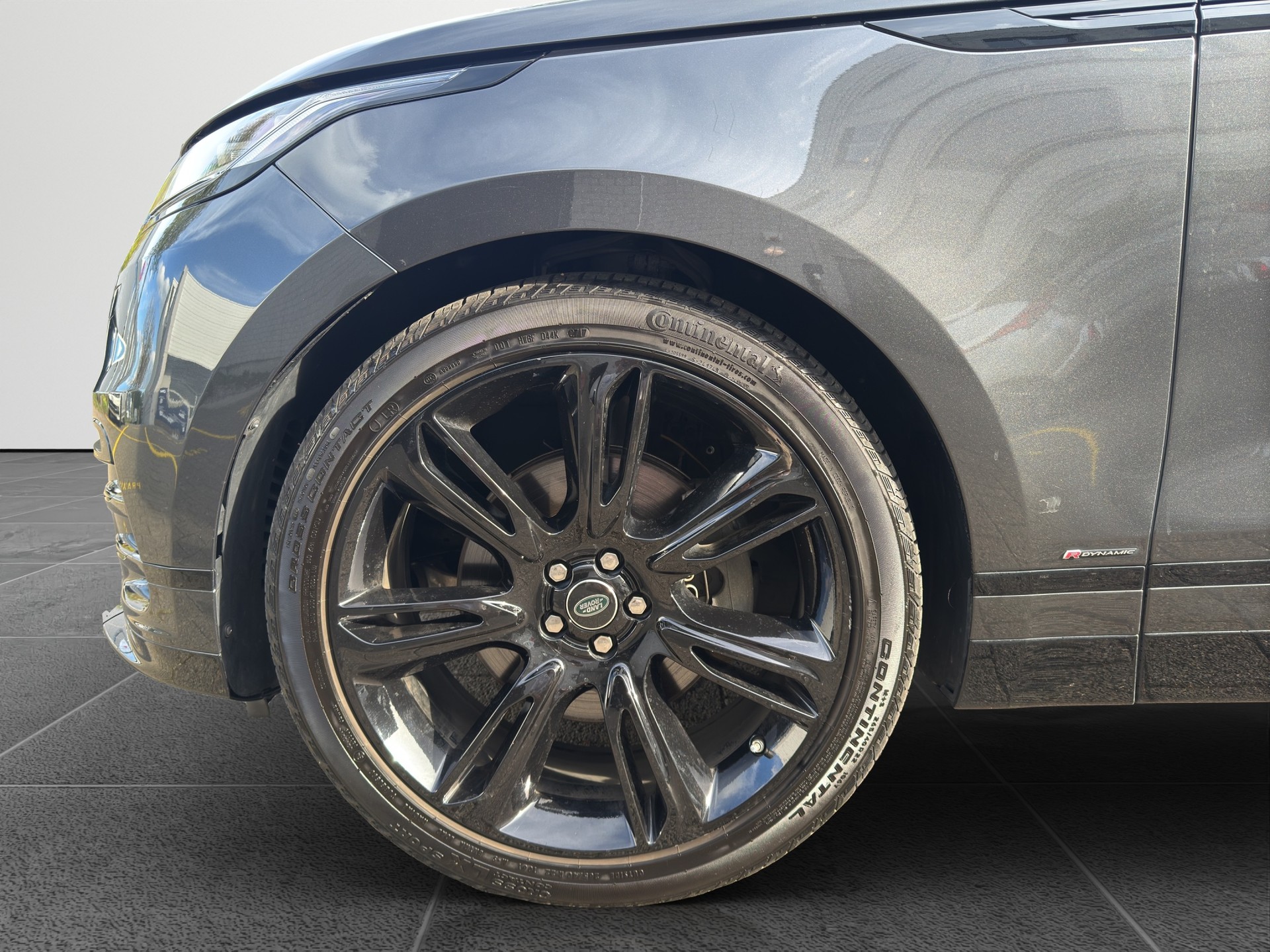 LAND ROVER Range Rover Velar 3.0 D 300 R-Dynamic-image-8