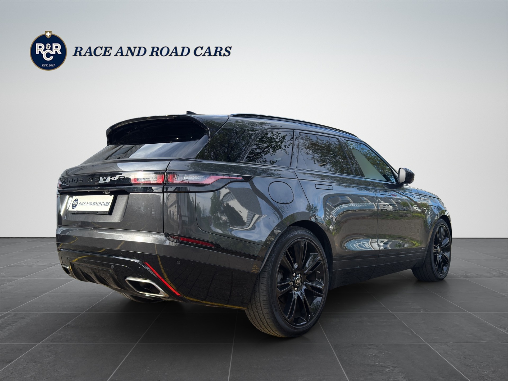 LAND ROVER Range Rover Velar 3.0 D 300 R-Dynamic-image-4